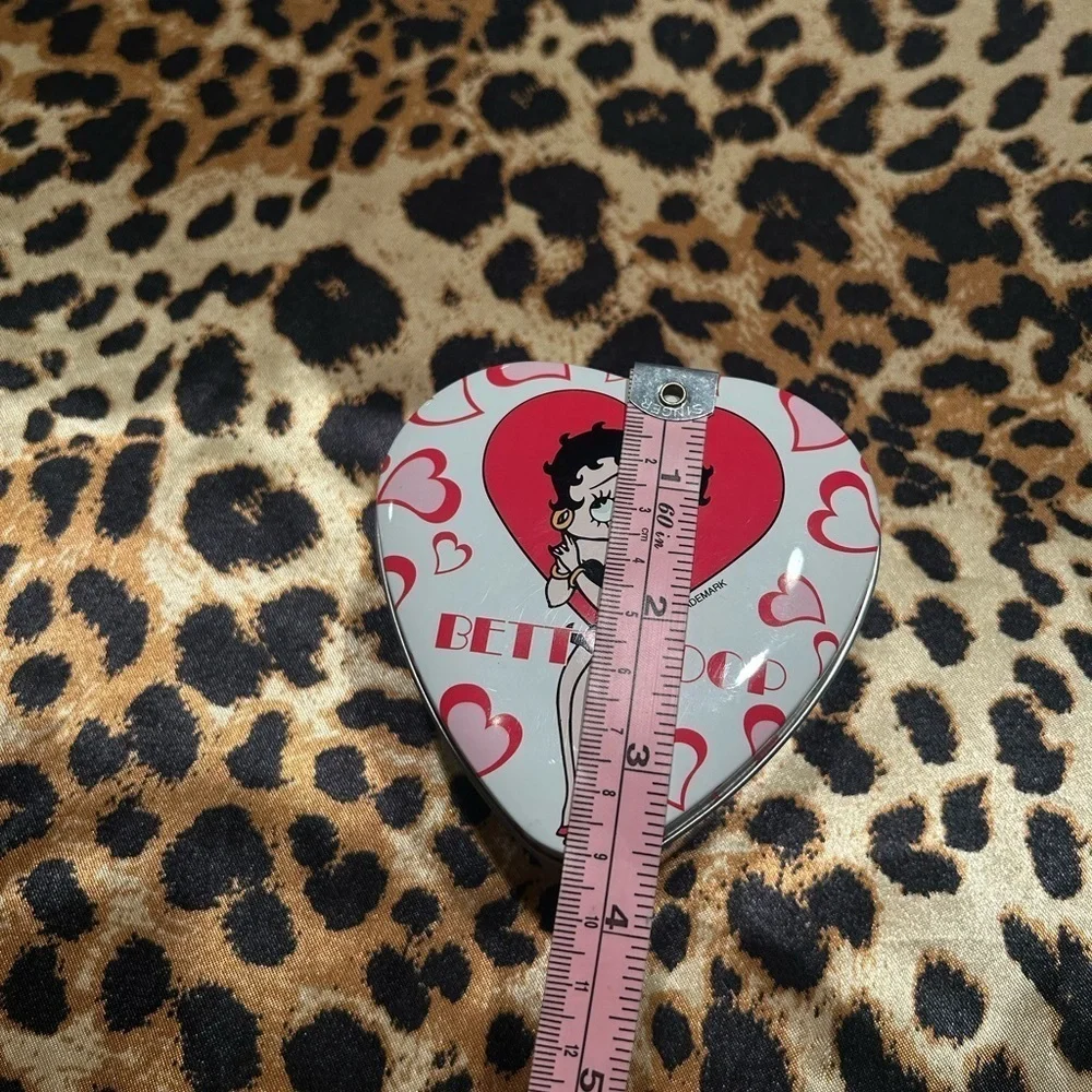 Vintage Y2K Betty Boop White Heart Shaped Metal Tin Container